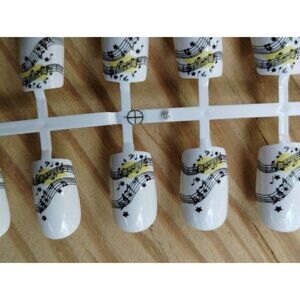 Press On Music Notes White Black Nails